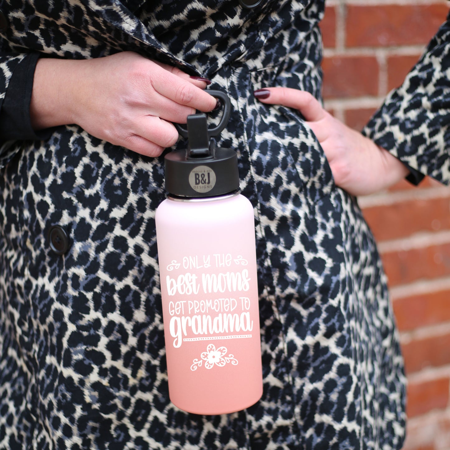 Best Moms Get Promoted to Grandma 32 oz Rose Gold Water Bottle for Grandmothers